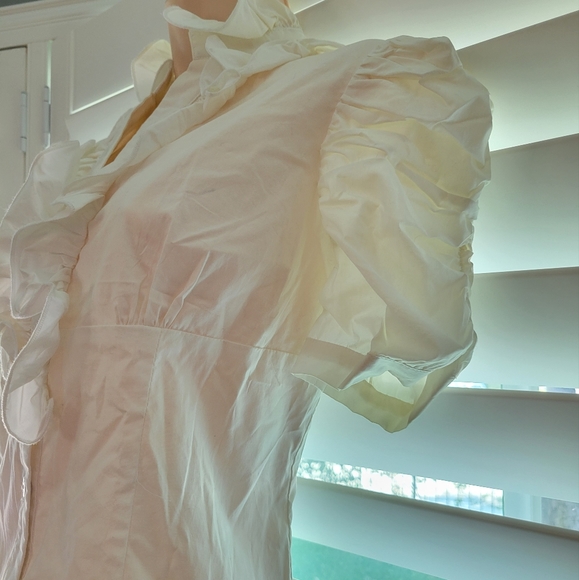 NEW White Bottom-up Blouse - Picture 3 of 4